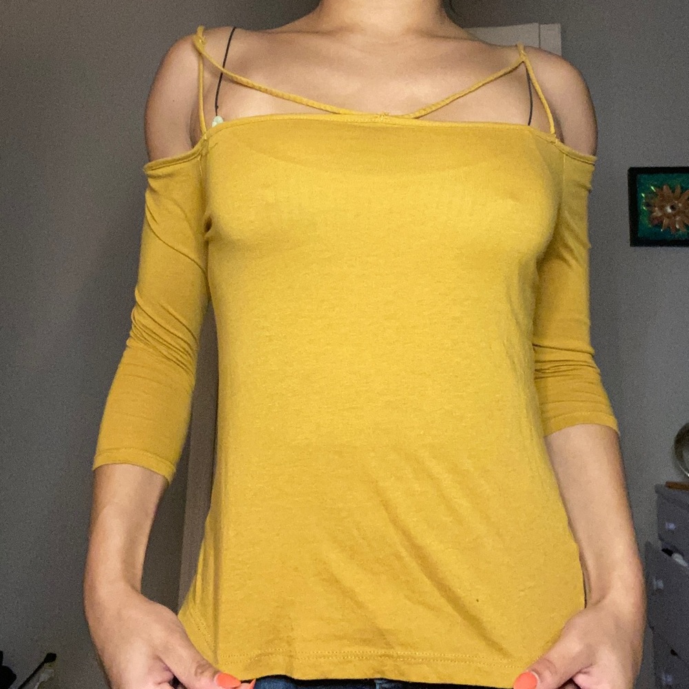 Quarter sleeve top